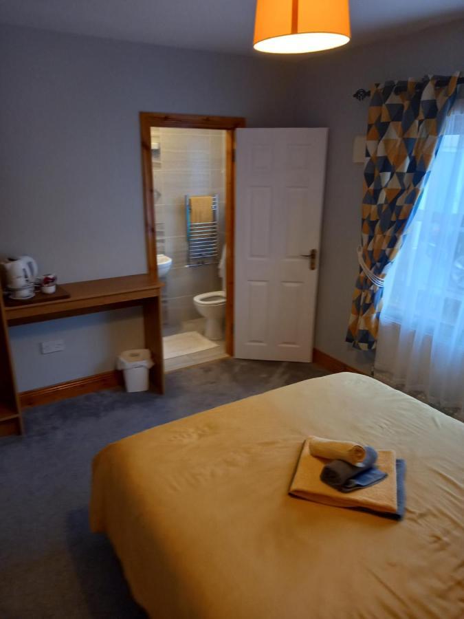 A New U Country Cottage Clynacartan Extérieur photo