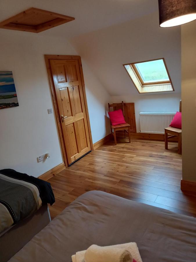 A New U Country Cottage Clynacartan Extérieur photo