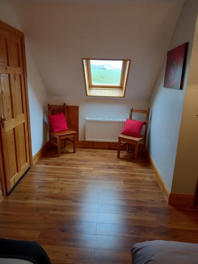 A New U Country Cottage Clynacartan Extérieur photo