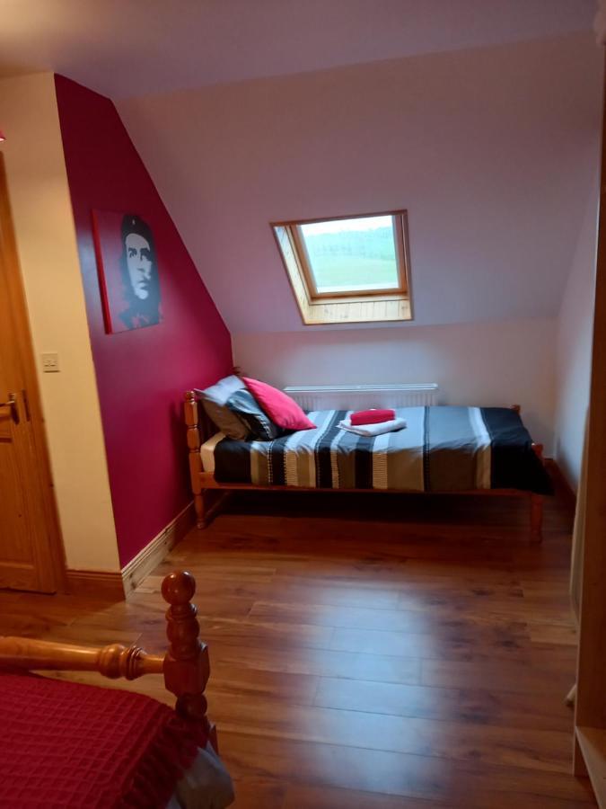 A New U Country Cottage Clynacartan Extérieur photo