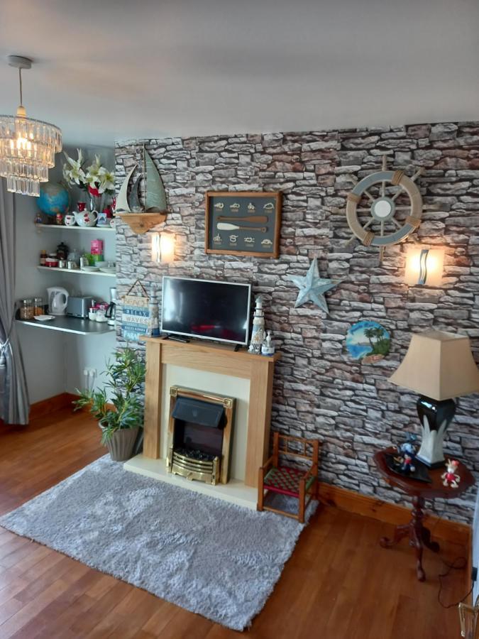 A New U Country Cottage Clynacartan Extérieur photo