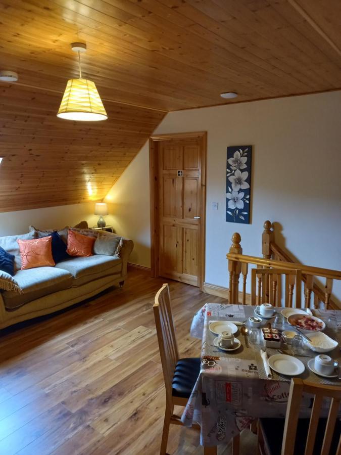 A New U Country Cottage Clynacartan Extérieur photo