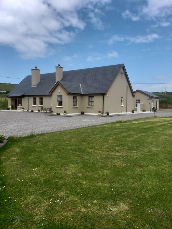 A New U Country Cottage Clynacartan Extérieur photo